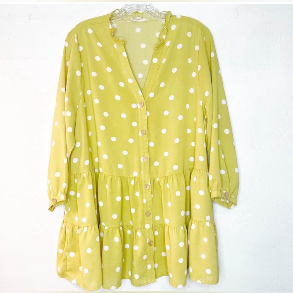 Entro Anthropologie Chartreuse Polka Dot
Tiered Blouse Large
